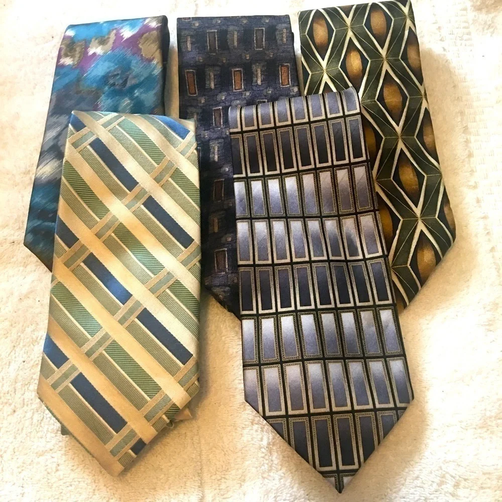 5 Pc bundle of men’s 100% silk ties.